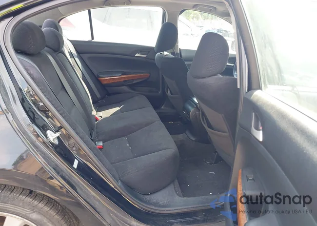 1HGCP2F73CA176100: 42468514