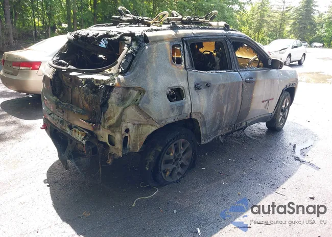 3C4NJDDB5JT130317: 42470070