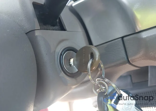 1C3EL55R55N704615: 42469660