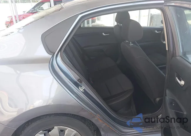 3KPA24AD4LE315127: 42469668