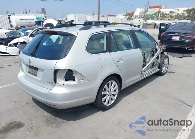 3VWPZ7AJ2BM722636: 42470719