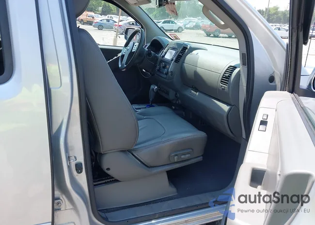 1N6AD0EV9KN752067: 42471863