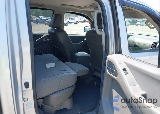 1N6AD0EV9KN752067: 42471863