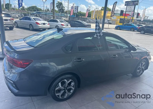 3KPF24AD6ME337864: 42472943