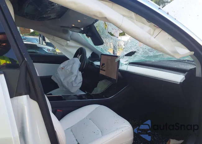 5YJ3E1EB5LF622680: 42472951