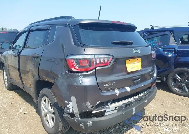 3C4NJDAB7JT235218: 42473771