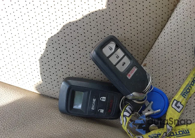 1HGCR3F83DA039524: 42473779