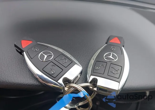 WDCTG4EB2KU008357: 42473797