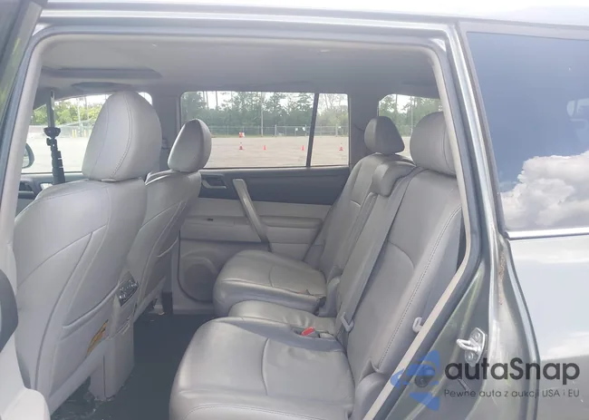 5TDZK3EH8BS033751: 42473701