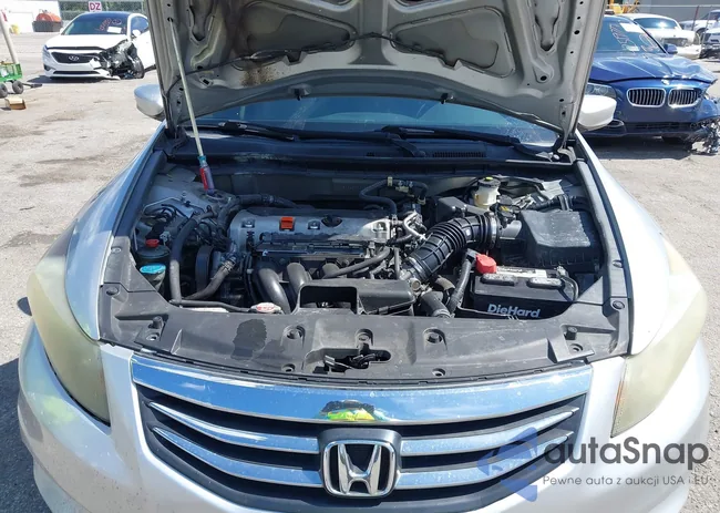 1HGCP2F30CA244379: 42474823