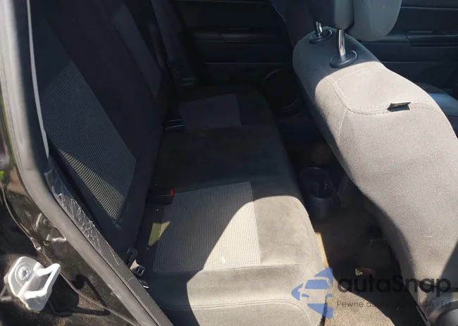 1C4NJCBAXFD273216: 42474977