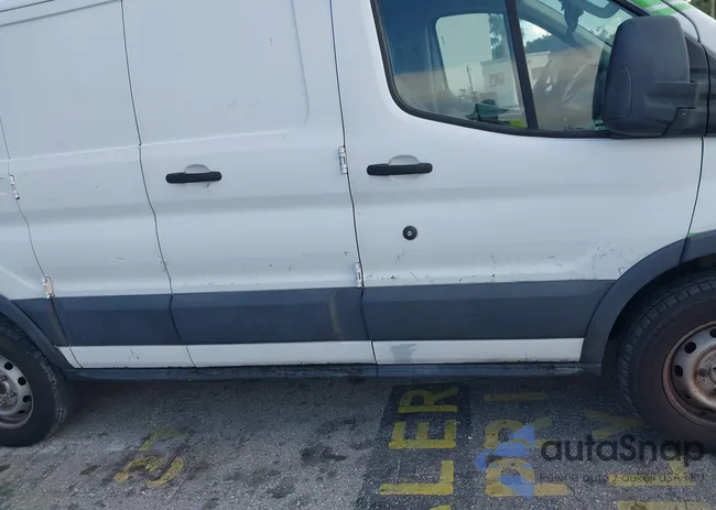 1FTYR1ZM3FKA82081: 42475225