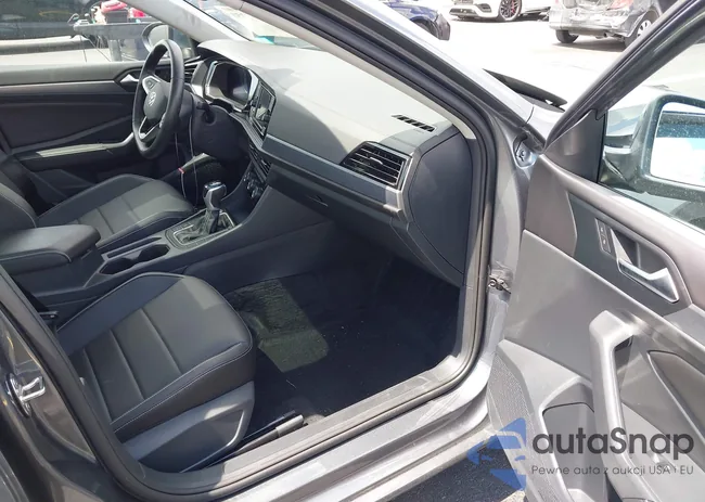 3VW7M7BU9RM005832: 42475250