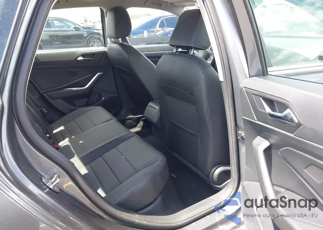 3VW7M7BU9RM005832: 42475250