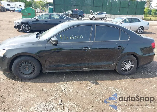 3VW2K7AJ8EM375705: 42476300