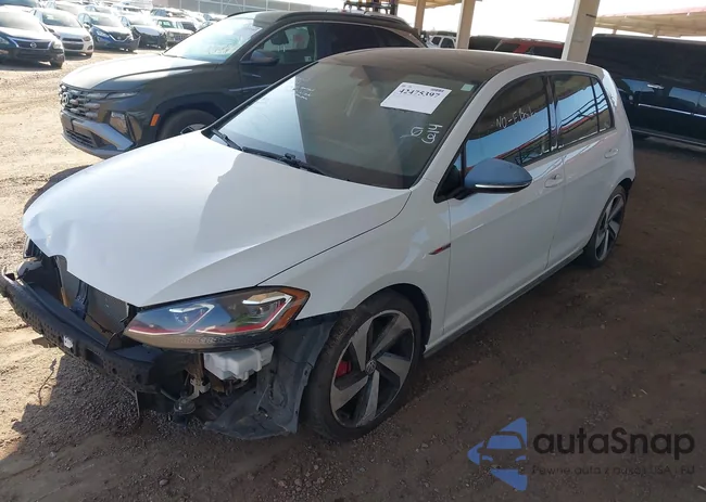 3VW547AU7JM256121: 42475397