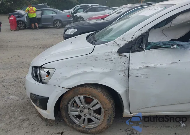 1G1JC5SH3F4186347: 42475497