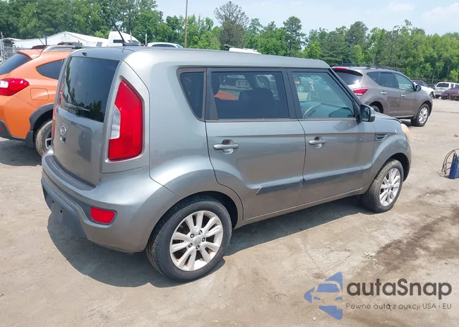 KNDJT2A6XC7426381: 42476883