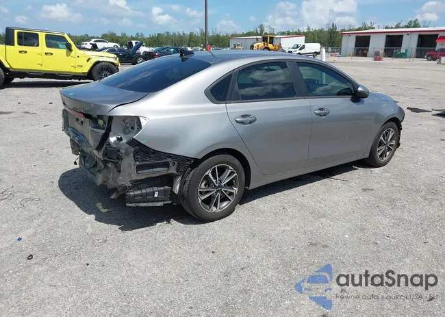 3KPF24AD1PE592314: 42477081