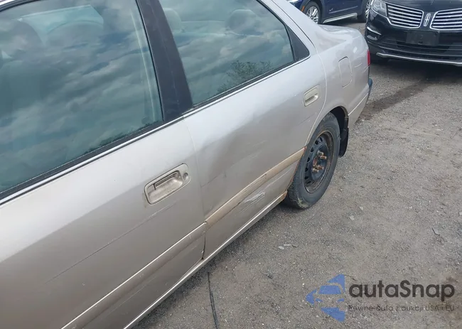 4T1BF22K5YU938013: 42477316