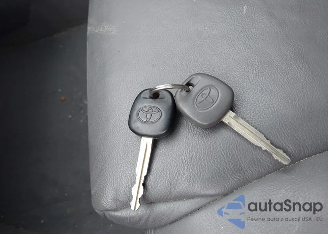 4T1CE30P28U764431: 42476379