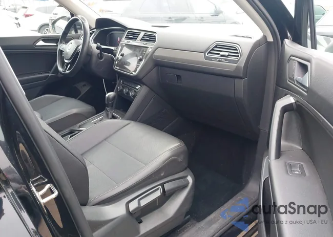 3VV3B7AX5LM071449: 42476461