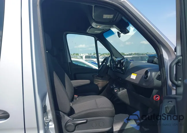 W1Z4KGHY2ST217279: 42477663