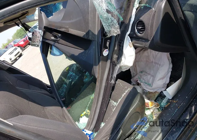 1G1PE5SB9G7193643: 42479201