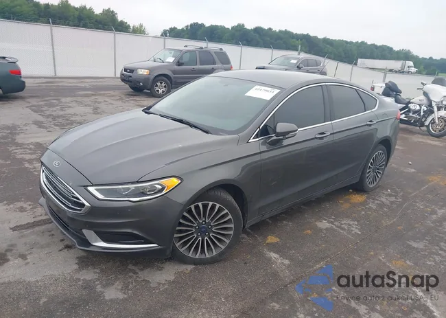 3FA6P0T9XJR135901: 42479833