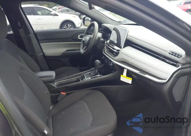 3C4NJDAN5RT120168: 42479858