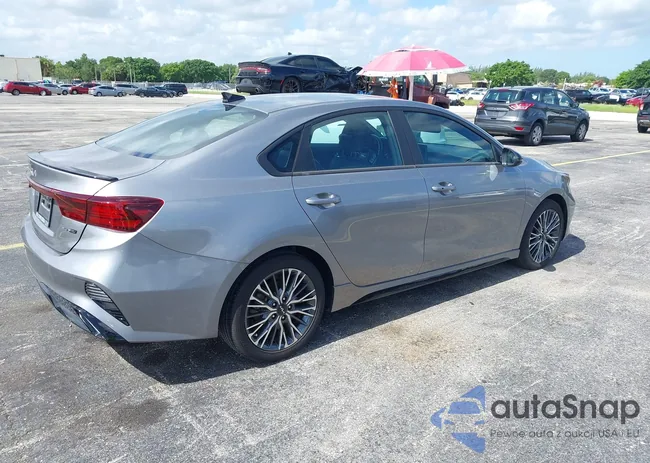 3KPF54AD9PE588812: 42479496