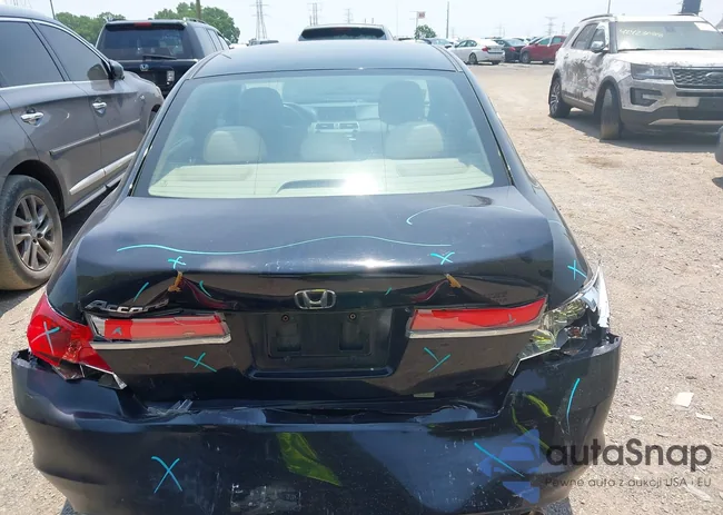 1HGCP2F73CA188943: 42480785