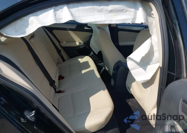 3VWDB7AJ5HM208277: 42481041