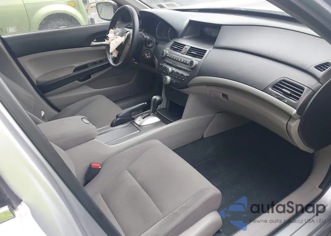 1HGCP2F32CA086188: 42481804