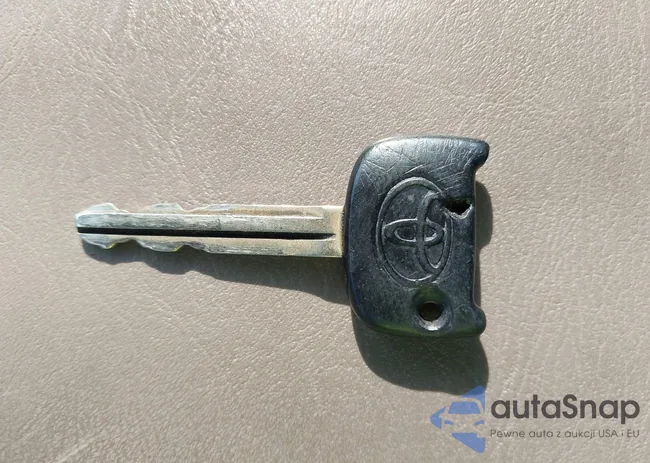 4T1BF18B0XU328519: 42481857