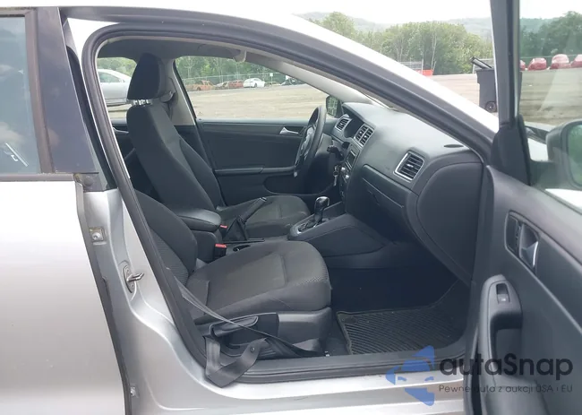 3VW2K7AJ3EM244603: 42482017