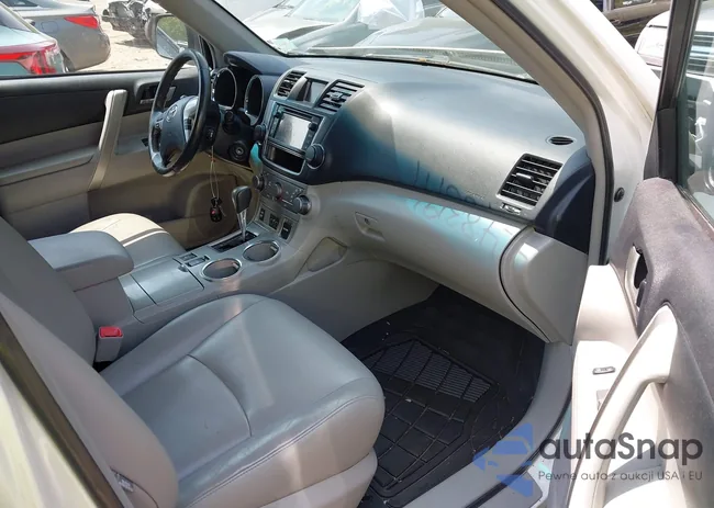 5TDBK3EH7DS246825: 42483191