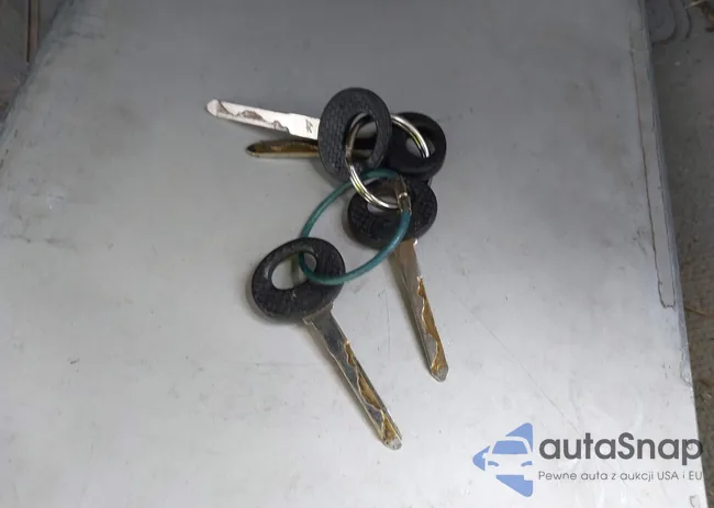 WDBBA45A8CB017571: 42483211