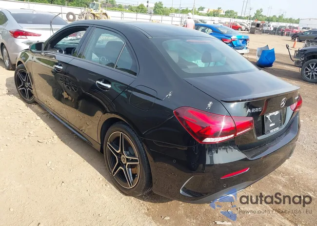 W1K3G4FBXNJ355757: 42483837