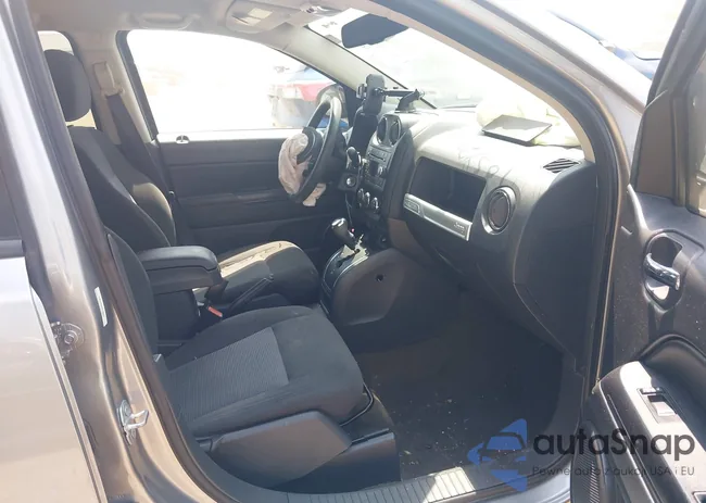 1C4NJDBB6GD756640: 42483979