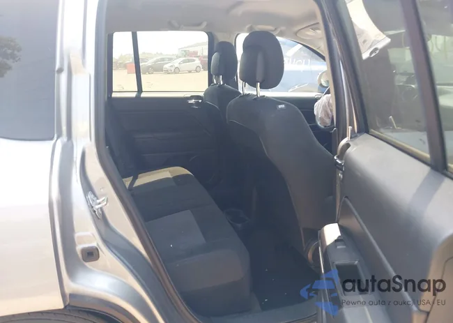 1C4NJDBB6GD756640: 42483979