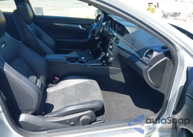 WDDGJ7HB6CF778031: 42484157