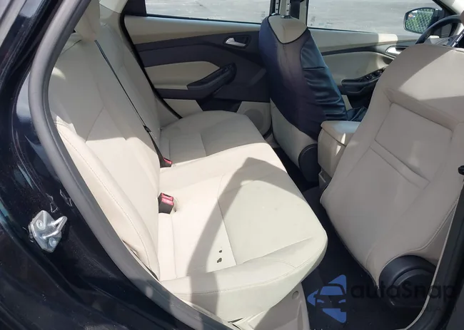 1FADP3F27HL241397: 42484239