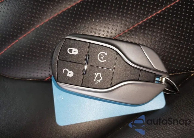 ZN661XUAXKX323919: 42484880