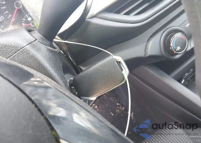 3KPF24AD6LE261884: 42484493