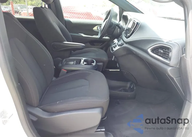 2C4RC1FG6PR561408: 42484631