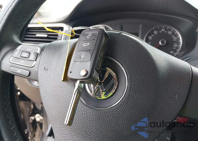 3VWDP7AJ7DM391838: 42484632