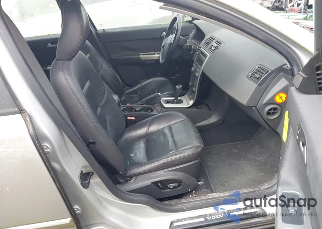 YV1MJ682952070898: 42486067