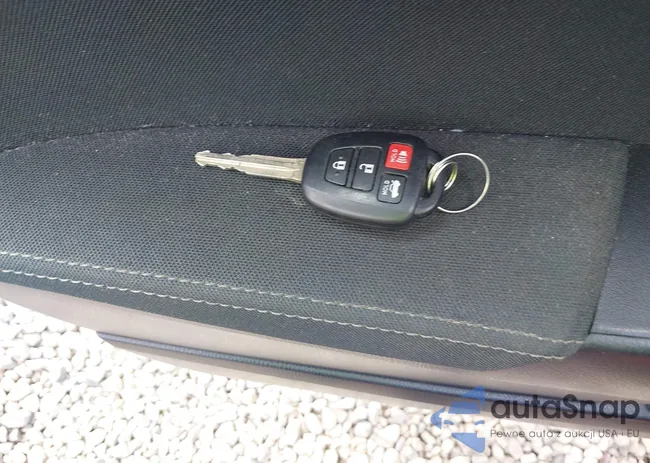 2T1BURHE4JC031597: 42486954