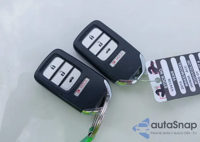 1HGCR2F88FA044814: 42486552